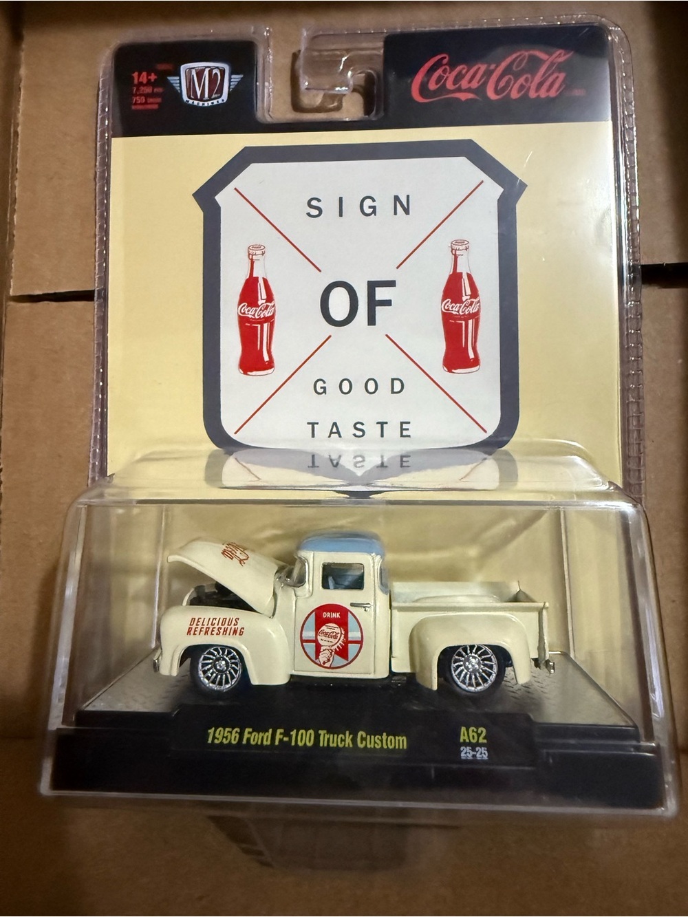 Coca-Cola 1956 Ford F-100 Custom Truck - Cream & Light Blue M2 Machines Chase